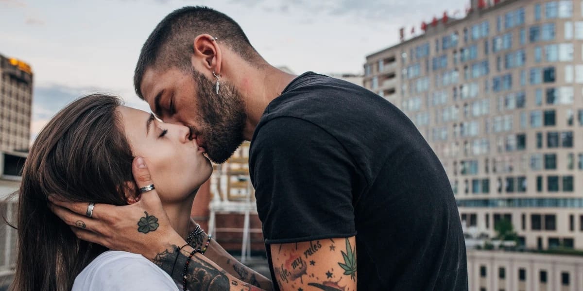 Straight-Up Kissing Tips for Guys: The Dos and Don’ts